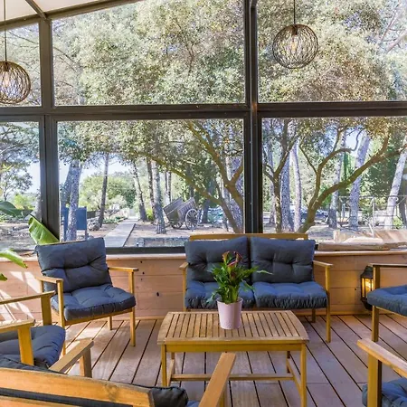 La Vicha, The Originals Relais Aubais
