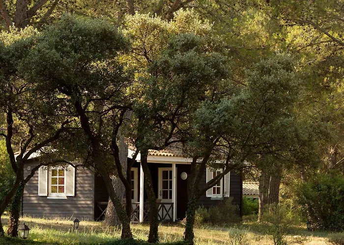 Szálloda La Vicha, The Originals Relais Aubais